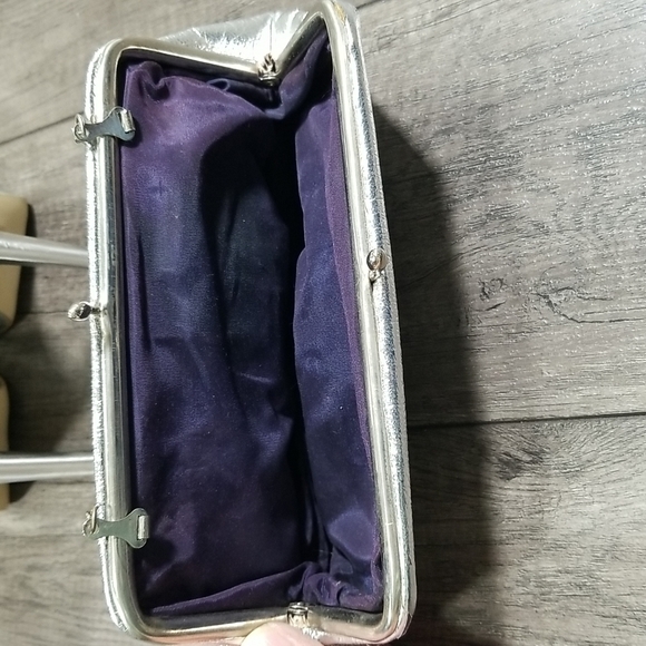 Le Chateau Silver Peep Toe Platform Heels and Clutch Purse - Picture 6 of 7